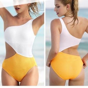 Cupshe one piece cut out swimsuit